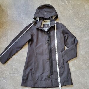 MPG hooded 3/4 Length Jacket Black. Size XS. Zippered Front